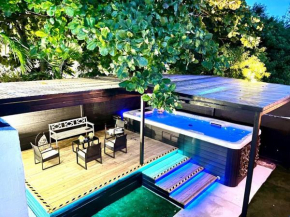 EDEN in Miami - Pool Spa w/ Theater Room Pool House